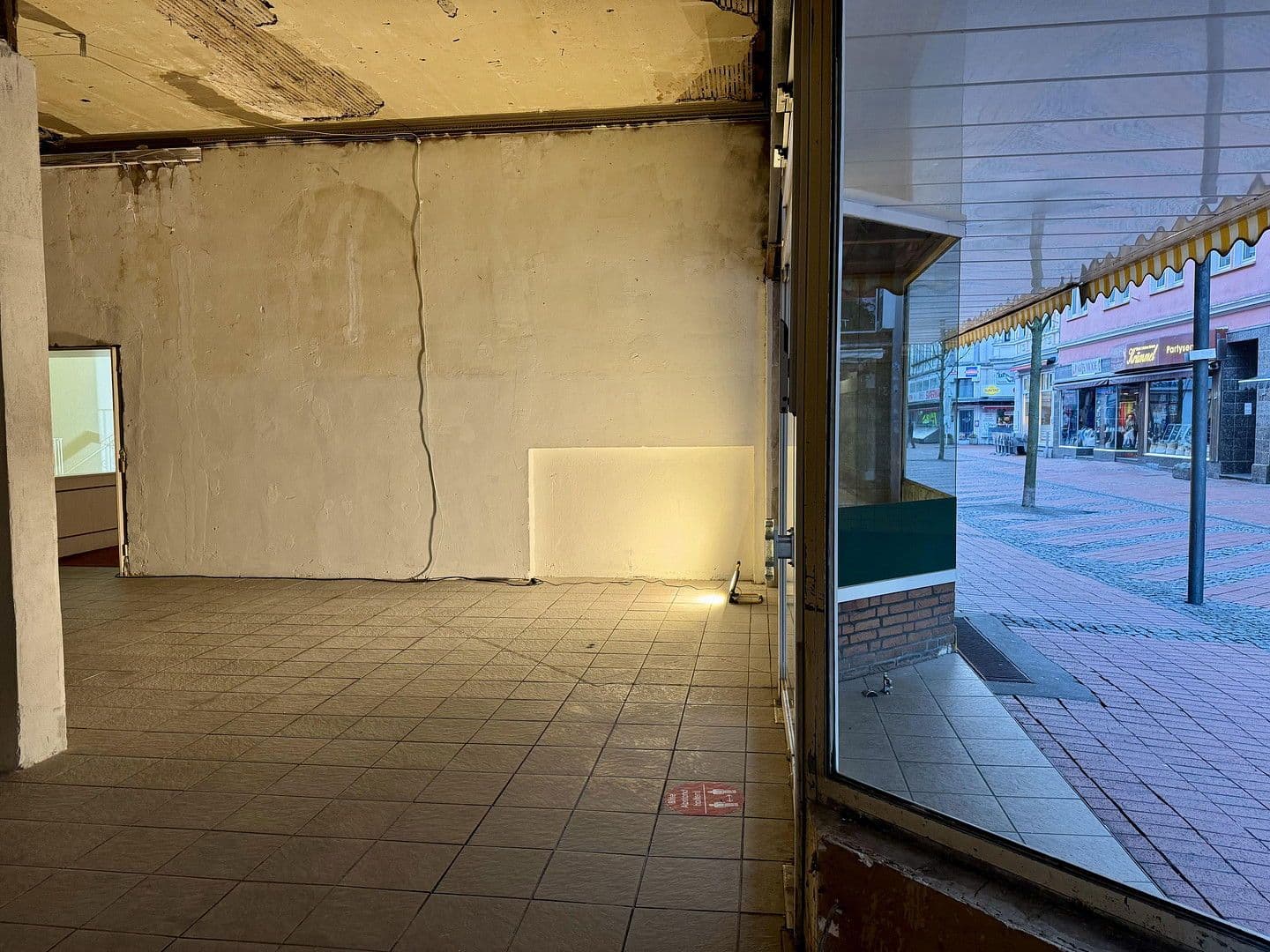 Prenájom nebytového priestoru 290 m², Bochumer Straße 36, Essen, Severné Porýnie - Westfálsko Prenájom nebytového priestoru 290 m², Bochumer Straße 36, Essen, Severné Porýnie - Westfálsko