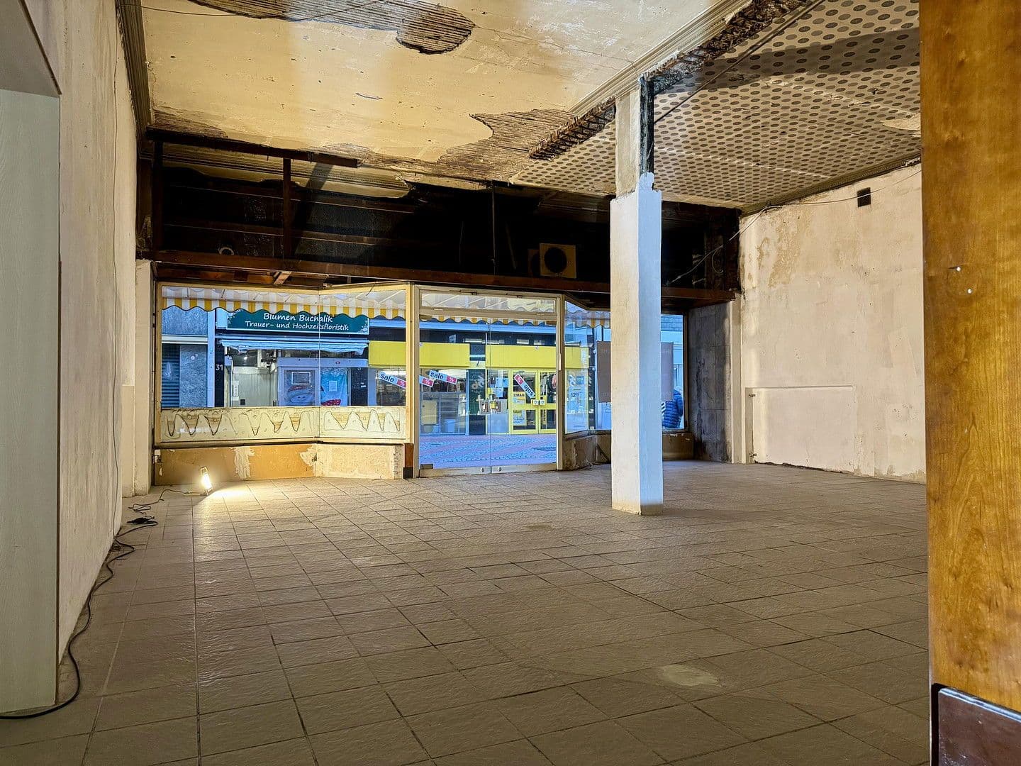 Prenájom nebytového priestoru 290 m², Bochumer Straße 36, Essen, Severné Porýnie - Westfálsko Prenájom nebytového priestoru 290 m², Bochumer Straße 36, Essen, Severné Porýnie - Westfálsko