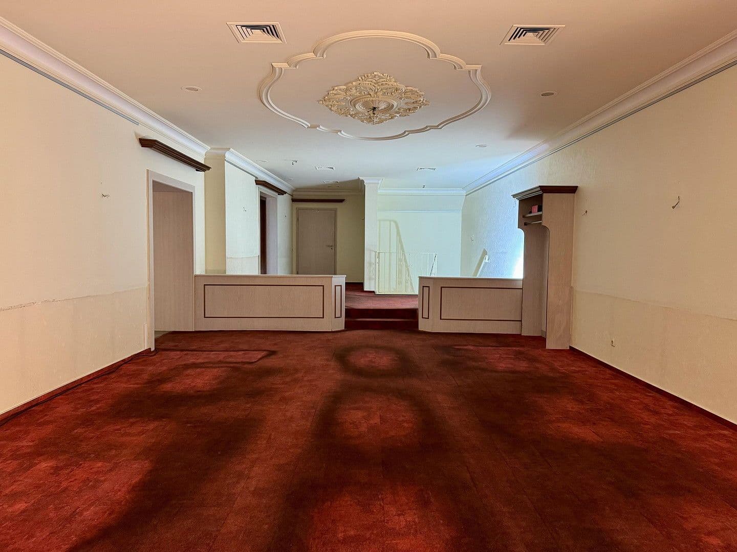 Prenájom nebytového priestoru 290 m², Bochumer Straße 36, Essen, Severné Porýnie - Westfálsko Prenájom nebytového priestoru 290 m², Bochumer Straße 36, Essen, Severné Porýnie - Westfálsko