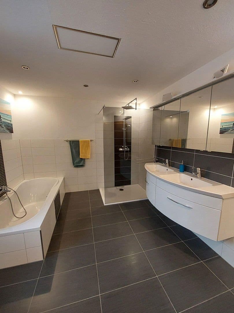 Predaj domu 179 m², pozemek 724 m², Reckendorf, Bavorsko Predaj domu 179 m², pozemek 724 m², Reckendorf, Bavorsko