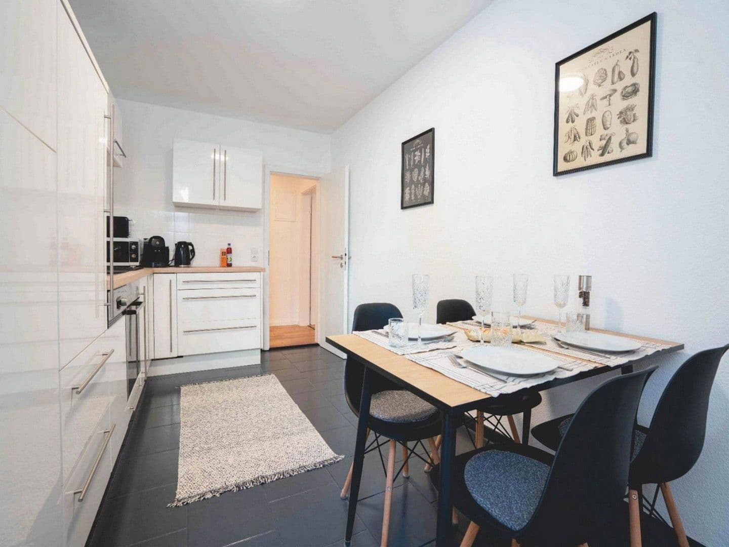 Prenájom bytu 2-izbový 69 m², Augsburg, Bavorsko Prenájom bytu 2-izbový 69 m², Augsburg, Bavorsko