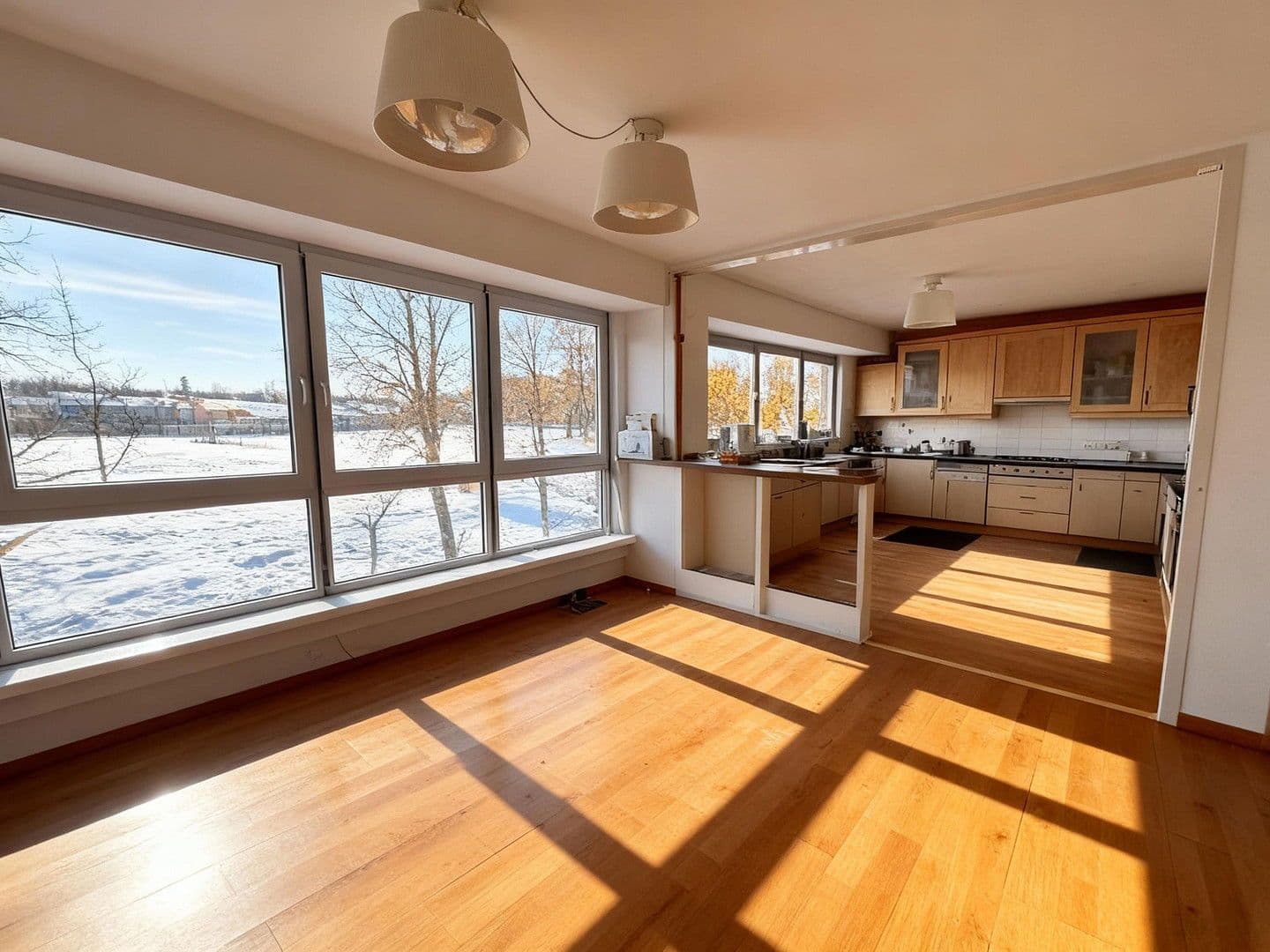 Prenájom nebytového priestoru 5.000 m², Stuhr, Dolné Sasko Prenájom nebytového priestoru 5.000 m², Stuhr, Dolné Sasko