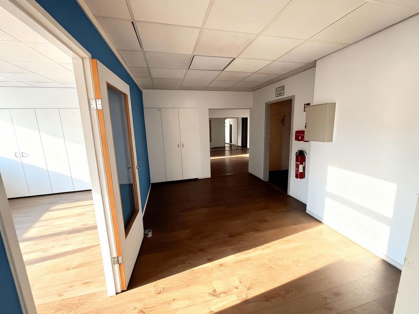 Prenájom nebytového priestoru 5.000 m², Stuhr, Dolné Sasko Prenájom nebytového priestoru 5.000 m², Stuhr, Dolné Sasko