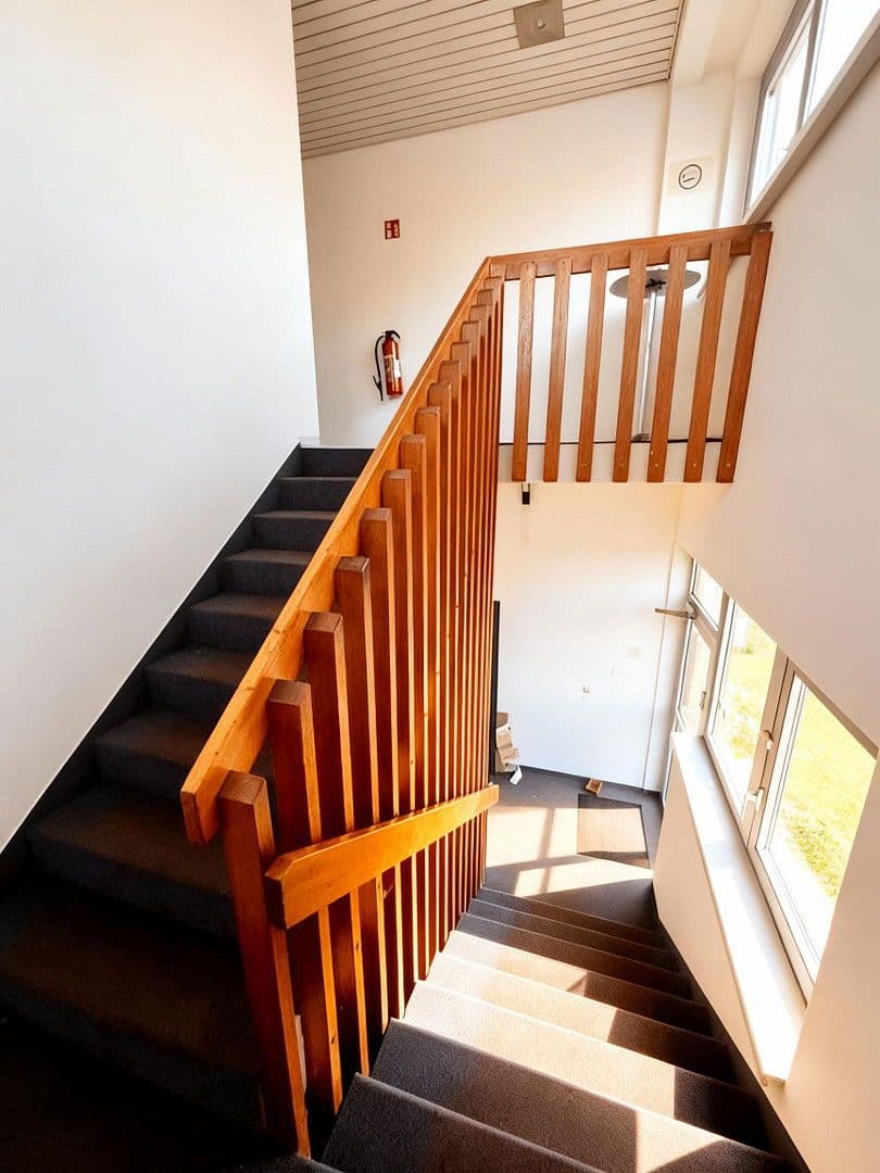 Prenájom nebytového priestoru 5.000 m², Stuhr, Dolné Sasko Prenájom nebytového priestoru 5.000 m², Stuhr, Dolné Sasko