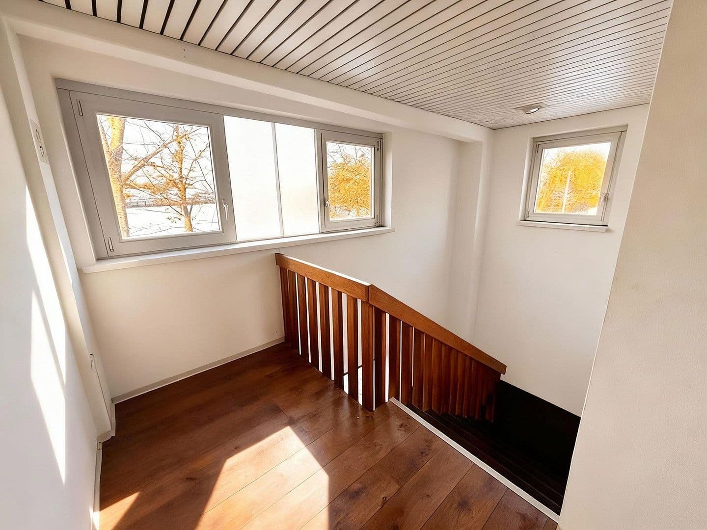 Prenájom nebytového priestoru 5.000 m², Stuhr, Dolné Sasko Prenájom nebytového priestoru 5.000 m², Stuhr, Dolné Sasko