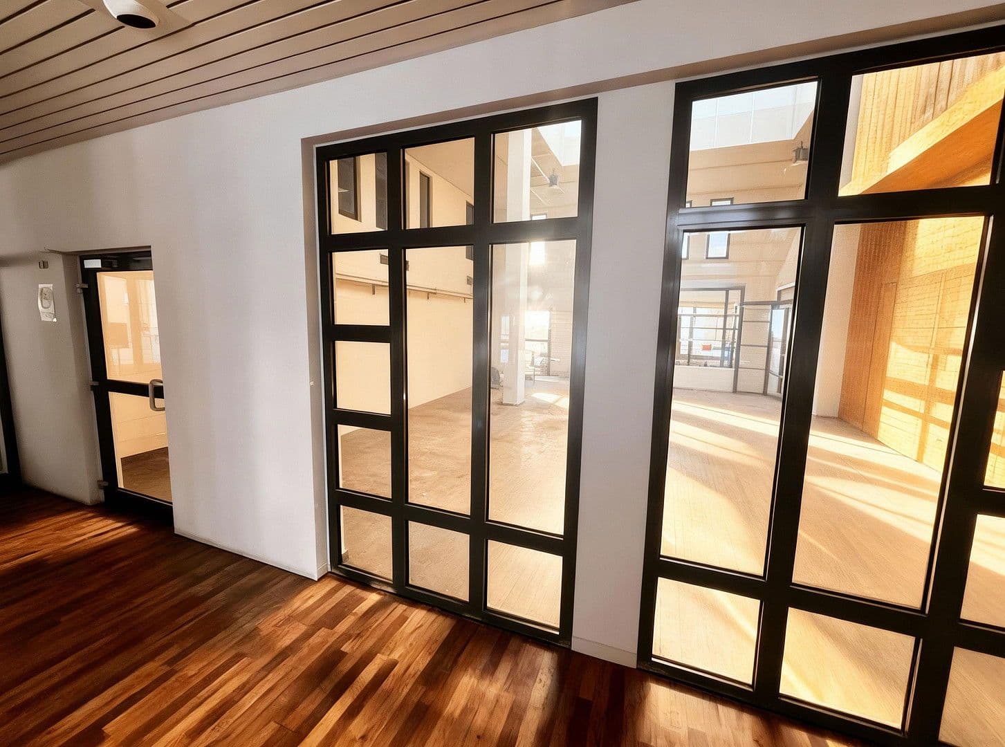 Prenájom nebytového priestoru 5.000 m², Stuhr, Dolné Sasko Prenájom nebytového priestoru 5.000 m², Stuhr, Dolné Sasko