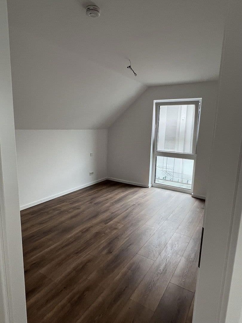 Predaj domu 170 m², pozemek 486 m², Bad Kreuznach, Porýnie-Falcko Predaj domu 170 m², pozemek 486 m², Bad Kreuznach, Porýnie-Falcko