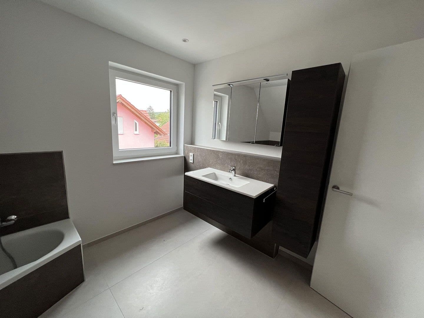 Predaj domu 170 m², pozemek 486 m², Bad Kreuznach, Porýnie-Falcko Predaj domu 170 m², pozemek 486 m², Bad Kreuznach, Porýnie-Falcko