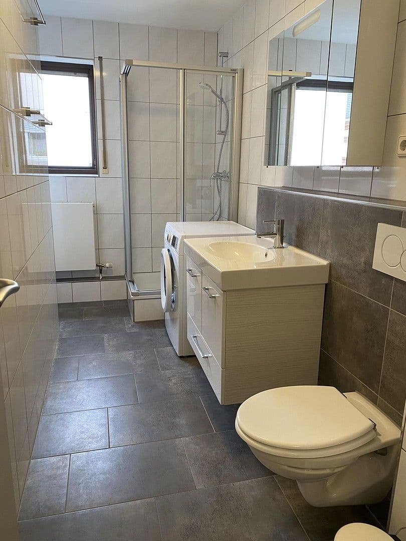 Prenájom bytu 1-izbový 42 m², Q1,12, Mannheim, Bádensko-Wurttembersko Prenájom bytu 1-izbový 42 m², Q1,12, Mannheim, Bádensko-Wurttembersko