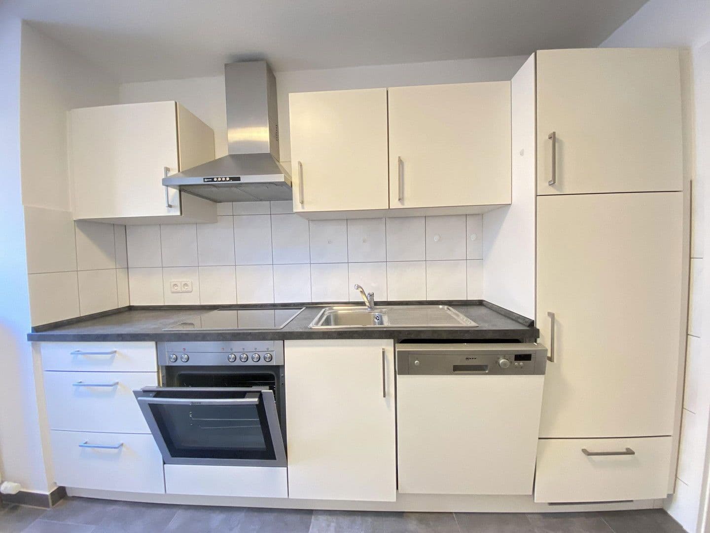 Prenájom bytu 1-izbový 42 m², Q1,12, Mannheim, Bádensko-Wurttembersko Prenájom bytu 1-izbový 42 m², Q1,12, Mannheim, Bádensko-Wurttembersko