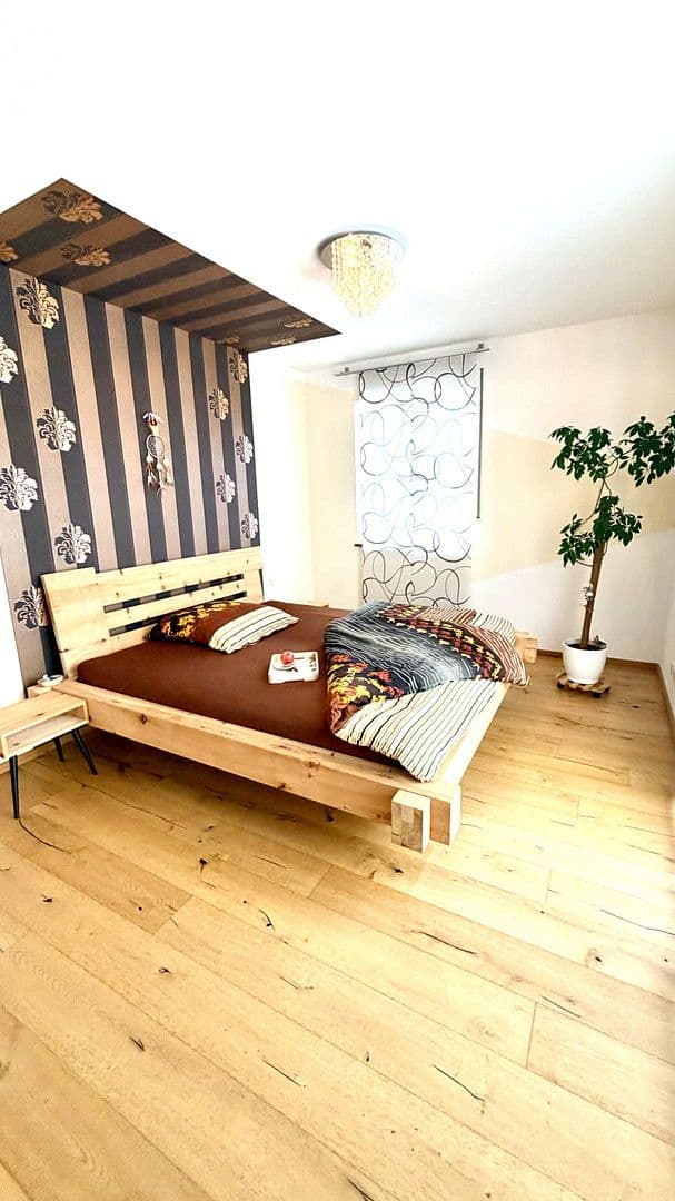 Predaj domu 237 m², pozemek 1.029 m², Osterhofen, Bavorsko Predaj domu 237 m², pozemek 1.029 m², Osterhofen, Bavorsko