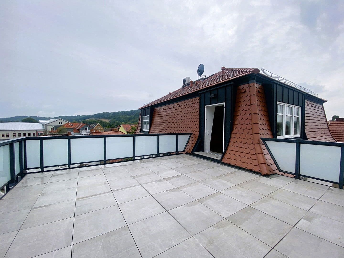 Prenájom bytu 4-izbový 126 m², Crossen an der Elster, Durínsko Prenájom bytu 4-izbový 126 m², Crossen an der Elster, Durínsko