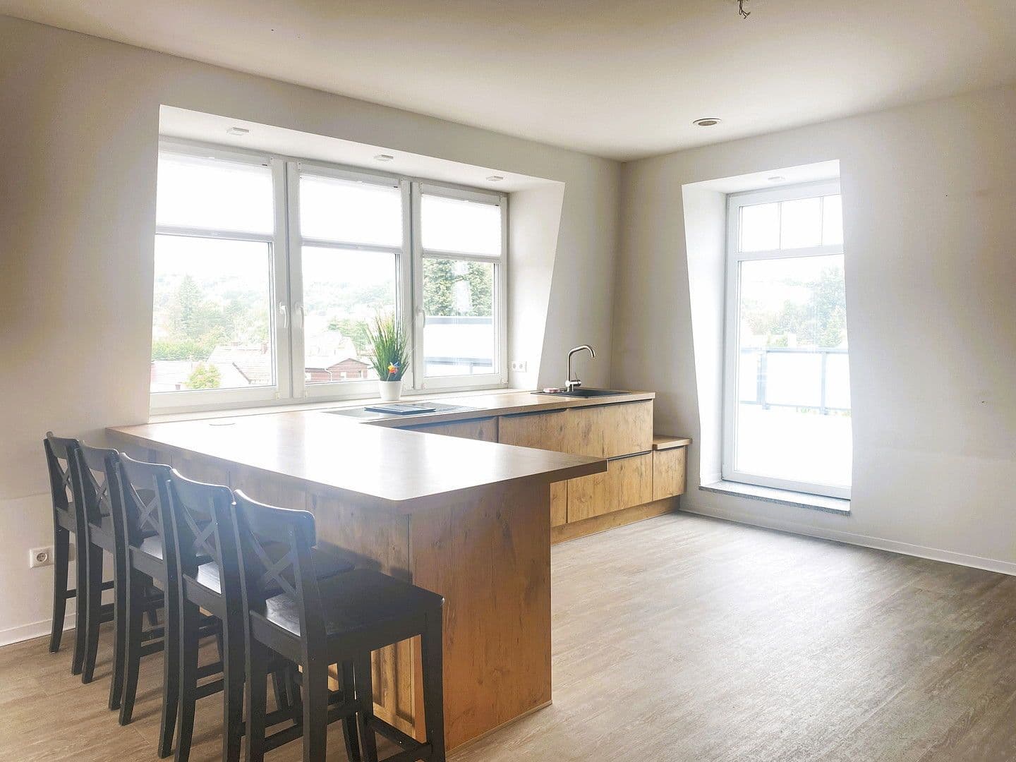 Prenájom bytu 4-izbový 126 m², Crossen an der Elster, Durínsko Prenájom bytu 4-izbový 126 m², Crossen an der Elster, Durínsko