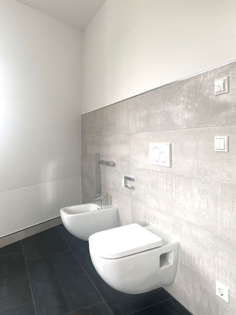 Prenájom bytu 4-izbový 126 m², Crossen an der Elster, Durínsko Prenájom bytu 4-izbový 126 m², Crossen an der Elster, Durínsko