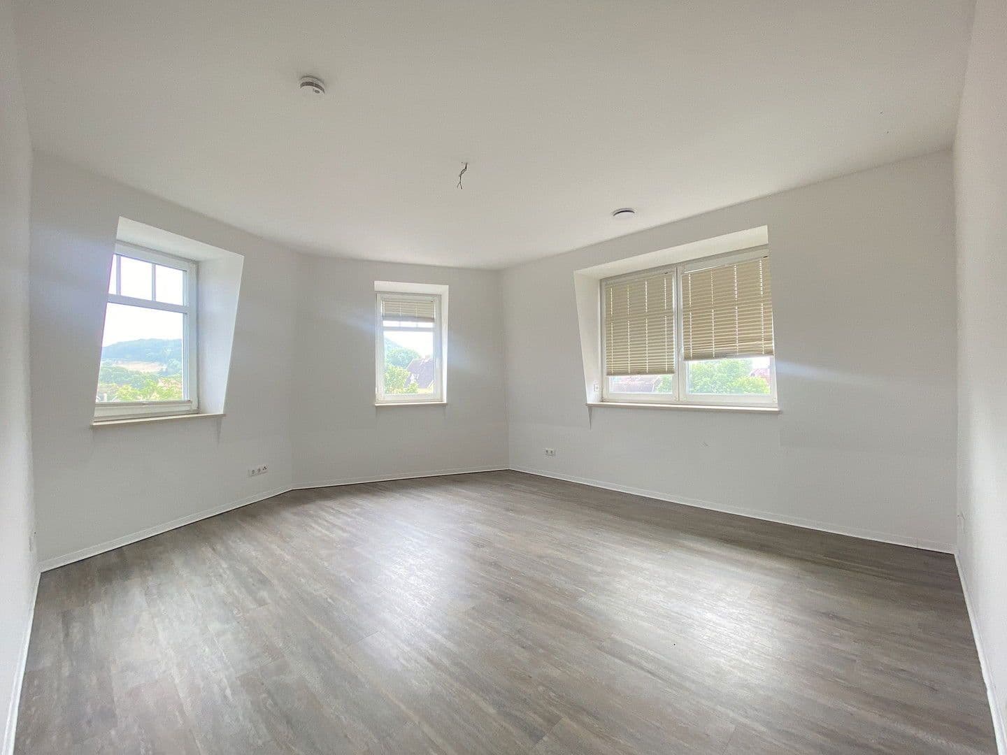 Prenájom bytu 4-izbový 126 m², Crossen an der Elster, Durínsko Prenájom bytu 4-izbový 126 m², Crossen an der Elster, Durínsko