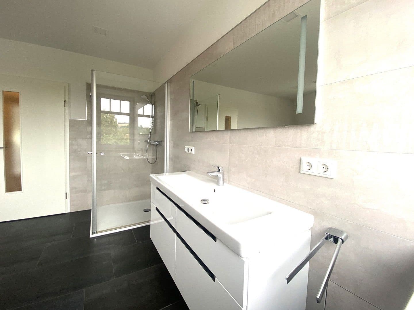 Prenájom bytu 4-izbový 126 m², Crossen an der Elster, Durínsko Prenájom bytu 4-izbový 126 m², Crossen an der Elster, Durínsko