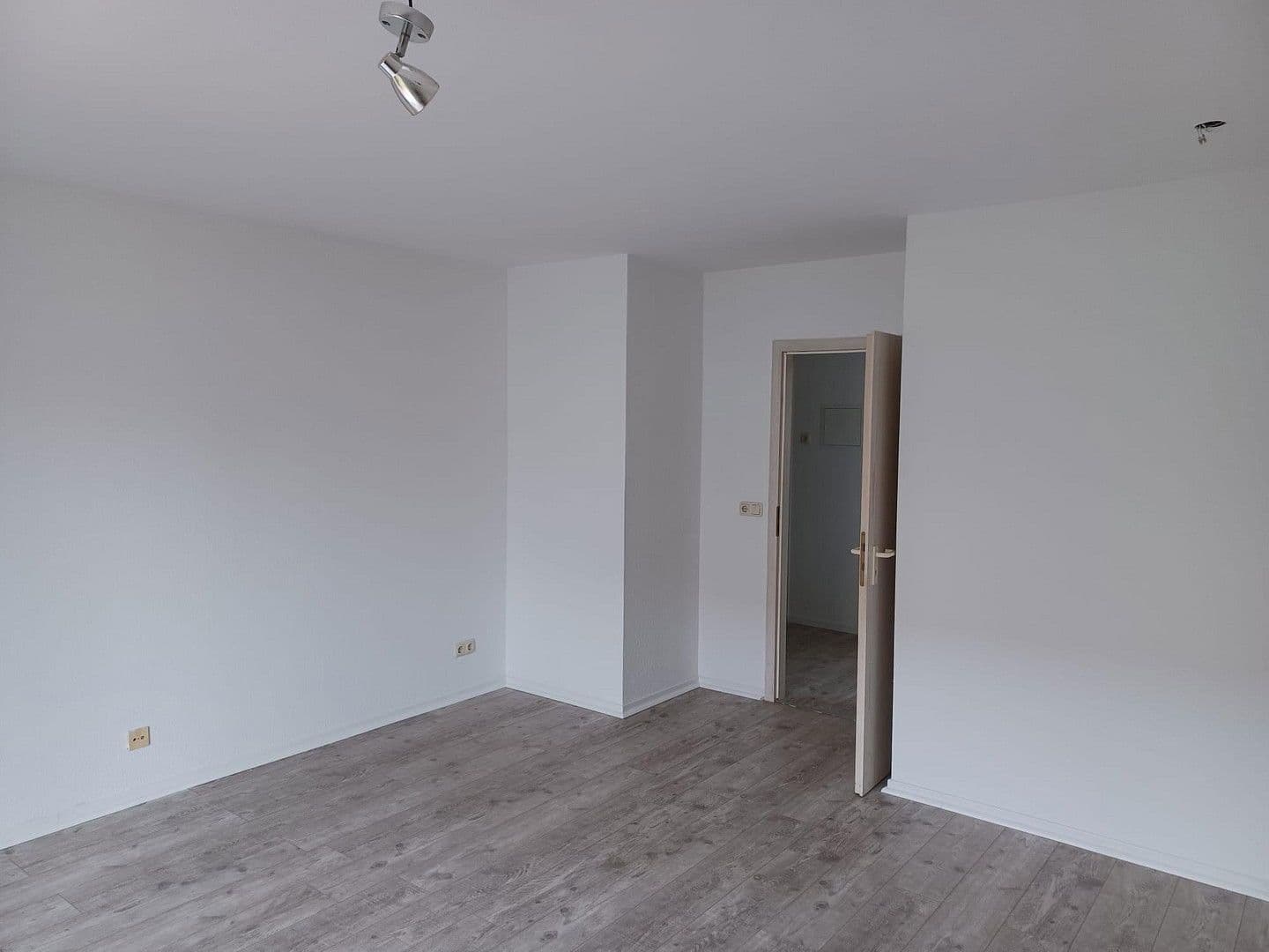 Prenájom bytu 2-izbový 60 m², Bergstraße 7, Mittenwalde, Brandenbursko Prenájom bytu 2-izbový 60 m², Bergstraße 7, Mittenwalde, Brandenbursko
