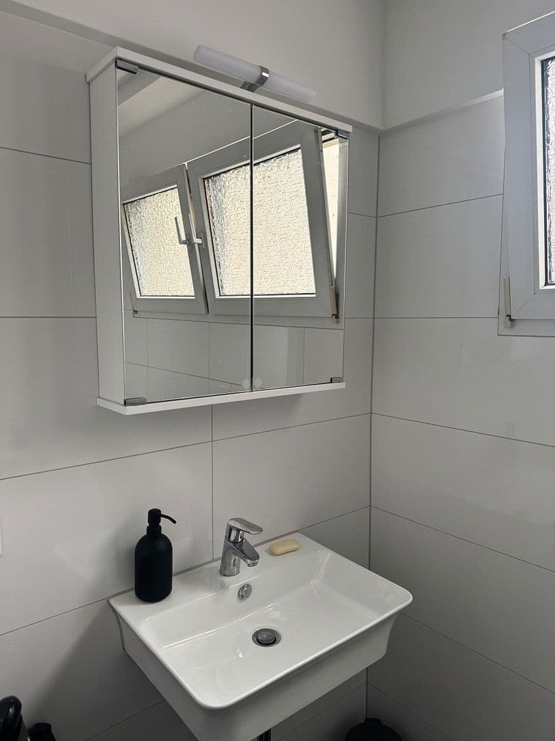 Prenájom bytu 1-izbový 23 m², Corneliusstraße 88, Düsseldorf, Severné Porýnie - Westfálsko Prenájom bytu 1-izbový 23 m², Corneliusstraße 88, Düsseldorf, Severné Porýnie - Westfálsko