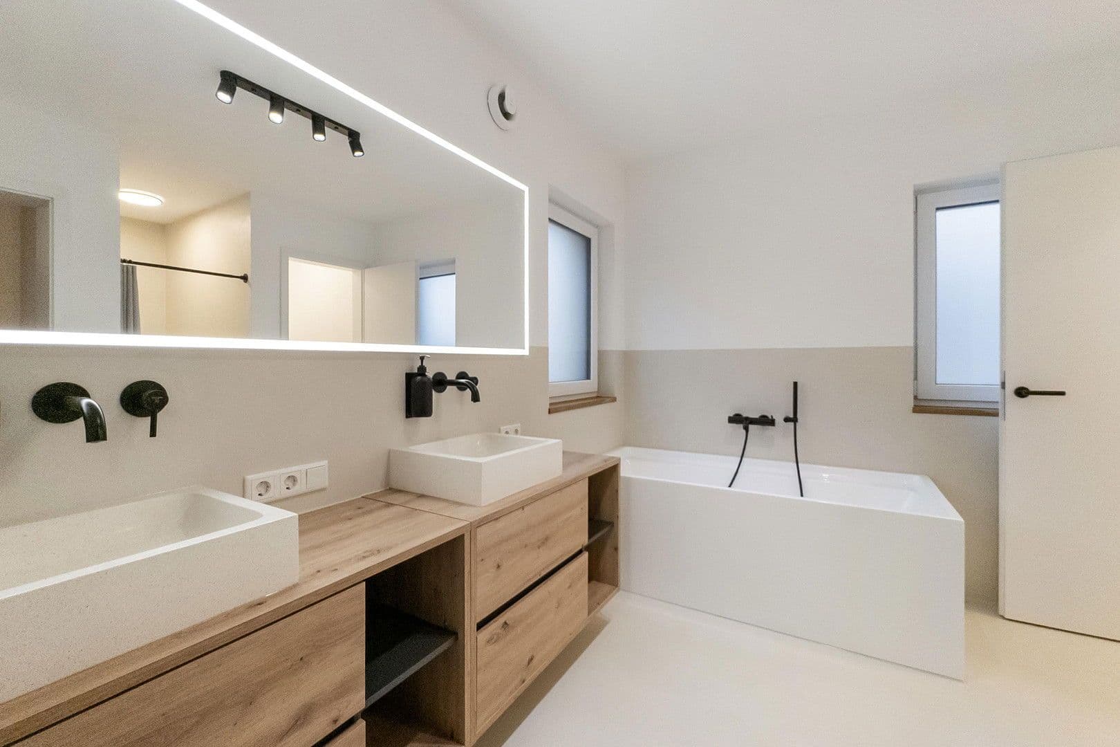 Predaj domu 215 m², pozemek 281 m², Würzburg, Bavorsko Predaj domu 215 m², pozemek 281 m², Würzburg, Bavorsko