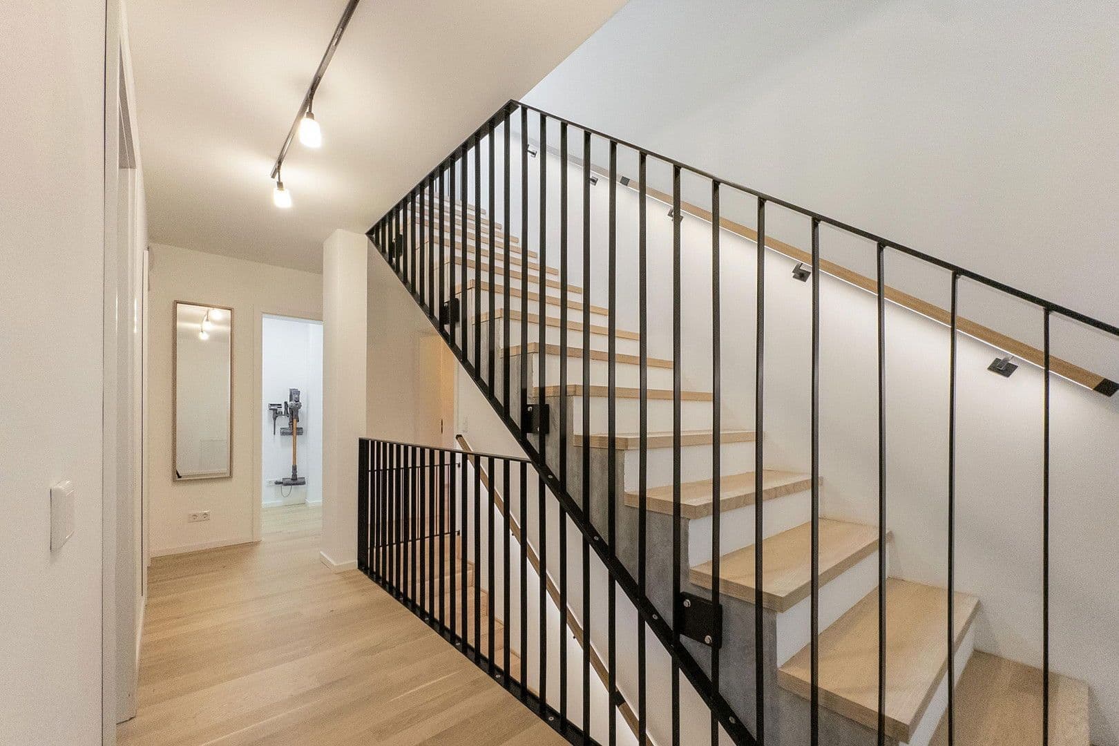 Predaj domu 215 m², pozemek 281 m², Würzburg, Bavorsko Predaj domu 215 m², pozemek 281 m², Würzburg, Bavorsko