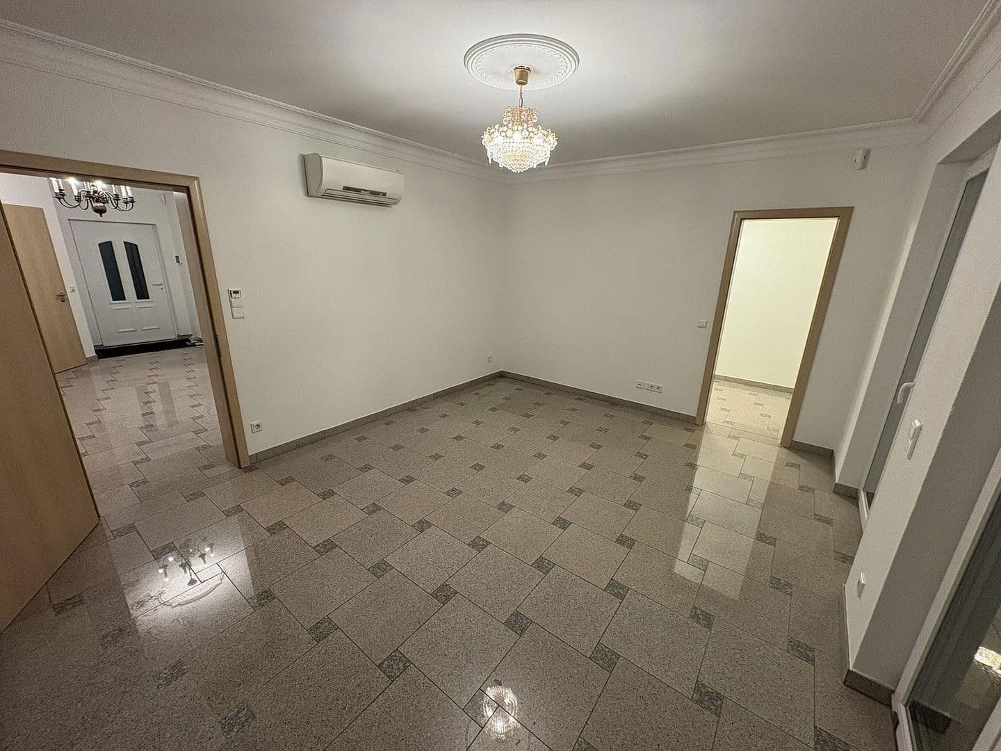 Predaj domu 116 m², pozemek 478 m², Rosengarten 27, Neuwied, Porýnie-Falcko Predaj domu 116 m², pozemek 478 m², Rosengarten 27, Neuwied, Porýnie-Falcko