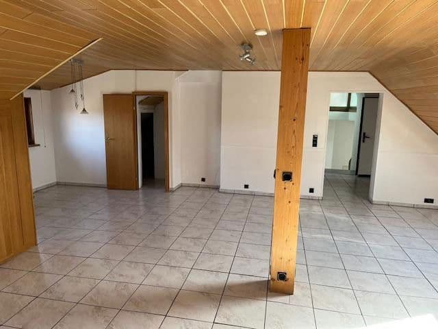 Prenájom bytu 3-izbový 101 m², Hofgasse 15, Florstadt, Hesensko Prenájom bytu 3-izbový 101 m², Hofgasse 15, Florstadt, Hesensko