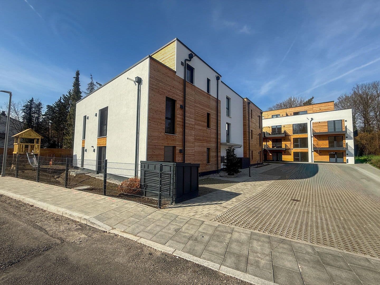 Prenájom bytu 4-izbový 117 m², Grünlandstr. 3, Karlsfeld, Bavorsko Prenájom bytu 4-izbový 117 m², Grünlandstr. 3, Karlsfeld, Bavorsko