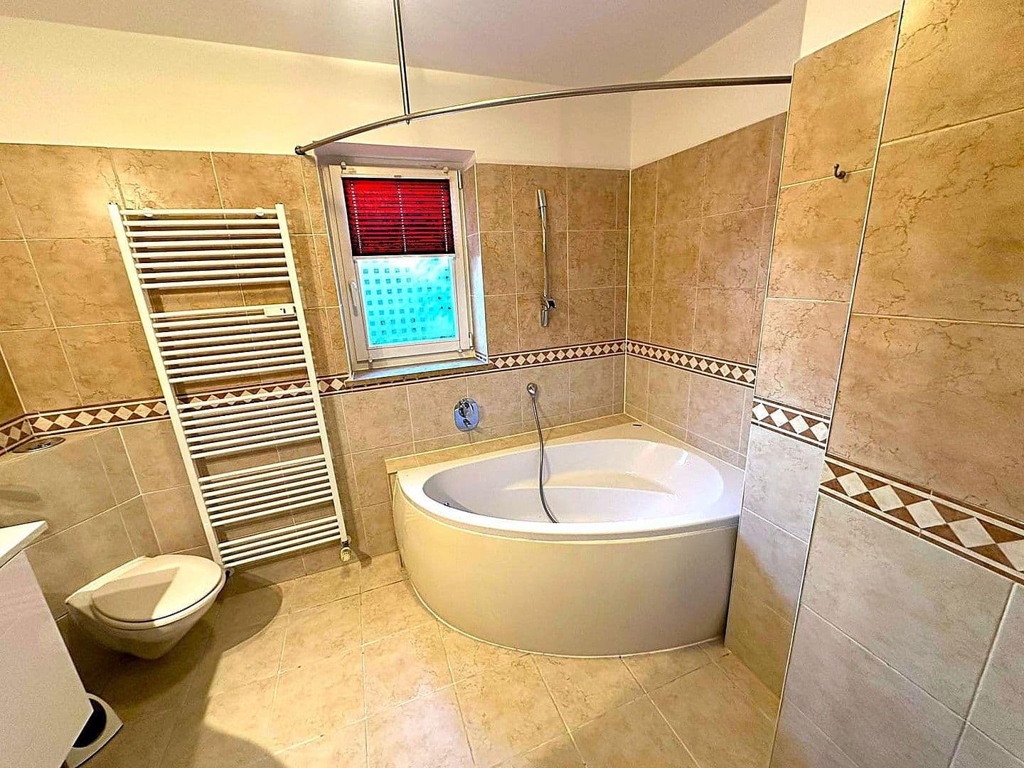 Prenájom bytu 4-izbový 117 m², Desingweg 0, München, Bavorsko Prenájom bytu 4-izbový 117 m², Desingweg 0, München, Bavorsko