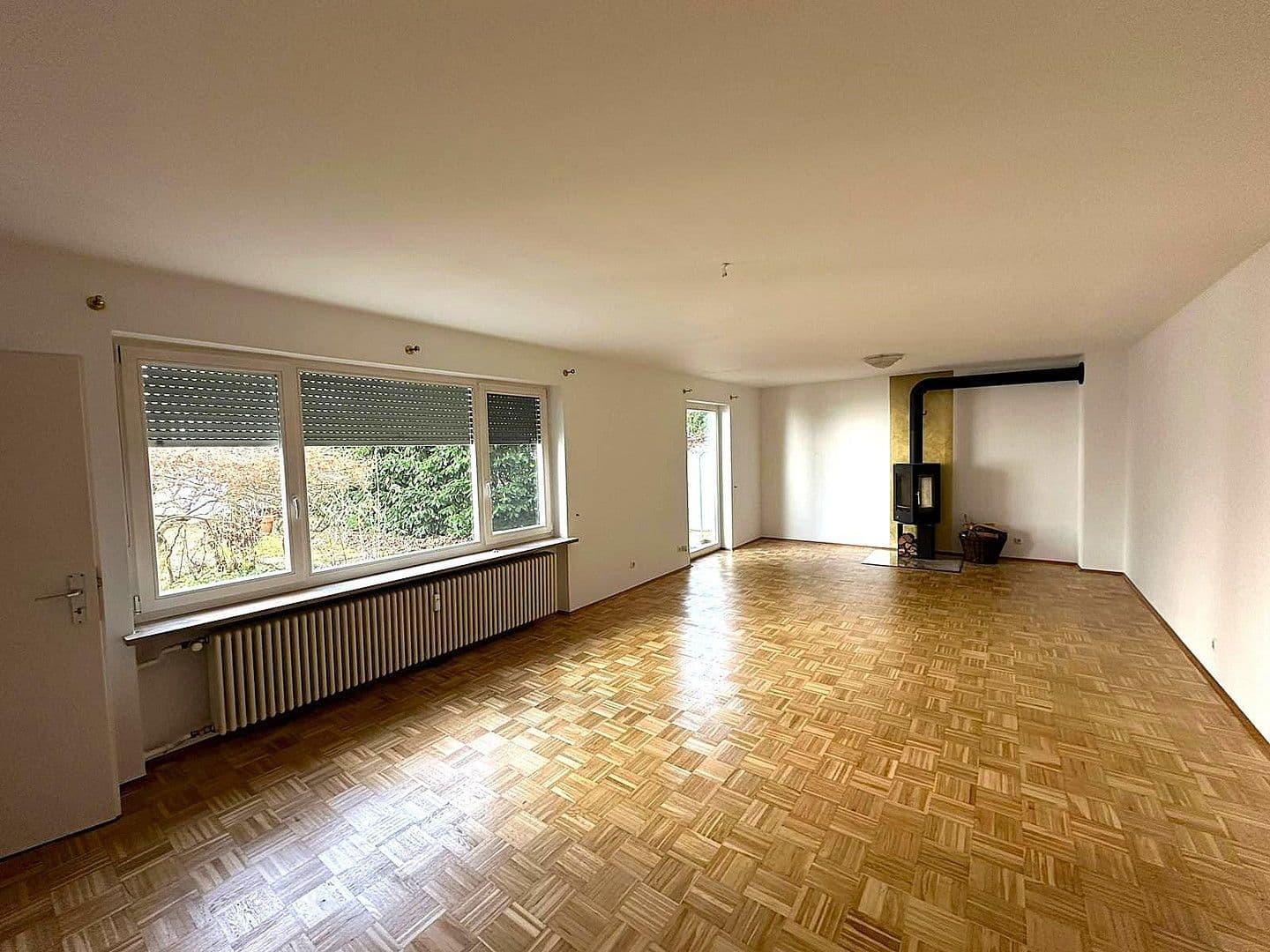 Prenájom bytu 4-izbový 117 m², Desingweg 0, München, Bavorsko Prenájom bytu 4-izbový 117 m², Desingweg 0, München, Bavorsko