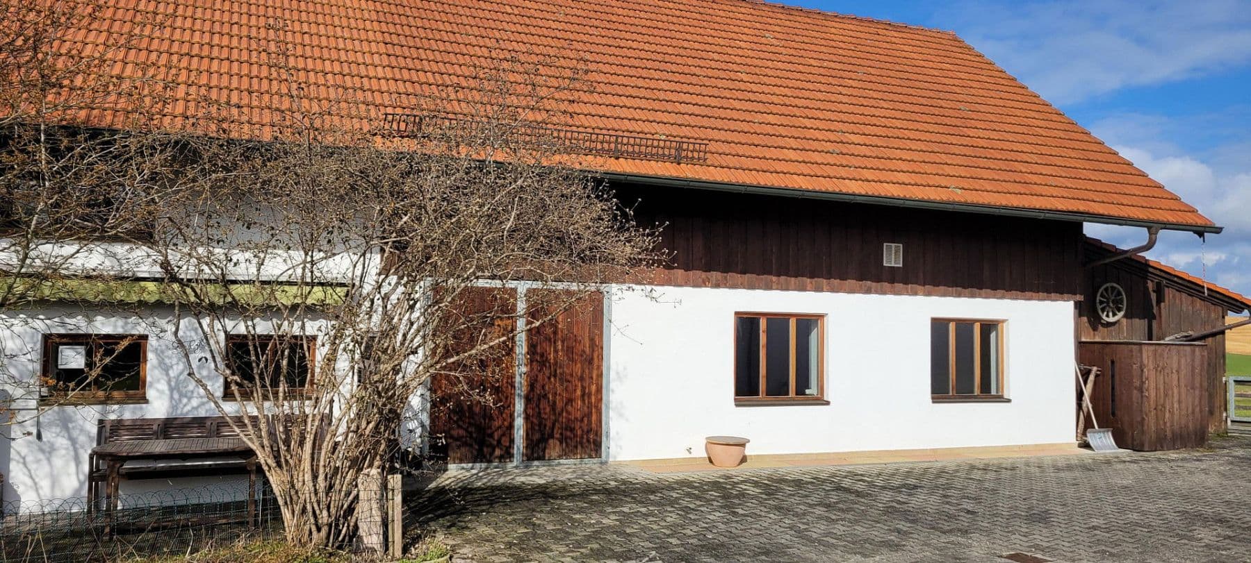 Predaj domu 140 m², pozemek 2.097 m², Unterdietfurt, Bavorsko Predaj domu 140 m², pozemek 2.097 m², Unterdietfurt, Bavorsko