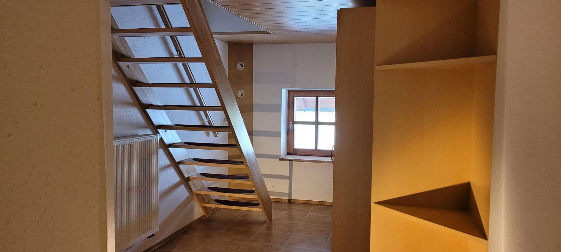 Predaj domu 140 m², pozemek 2.097 m², Unterdietfurt, Bavorsko Predaj domu 140 m², pozemek 2.097 m², Unterdietfurt, Bavorsko