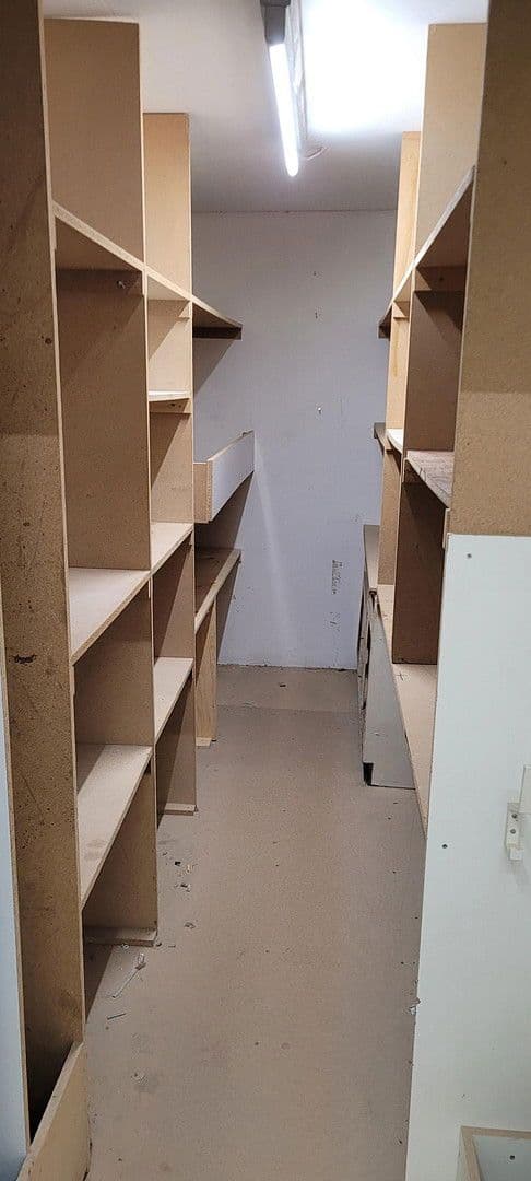 Predaj domu 140 m², pozemek 2.097 m², Unterdietfurt, Bavorsko Predaj domu 140 m², pozemek 2.097 m², Unterdietfurt, Bavorsko