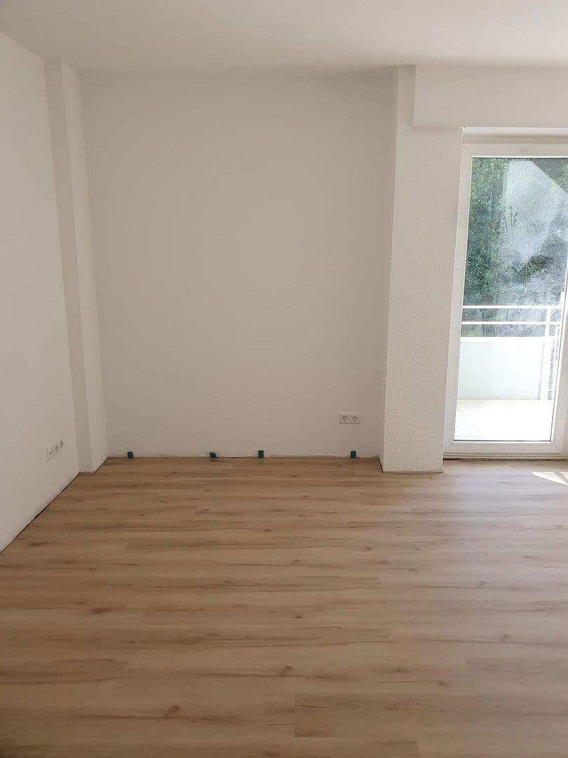 Prenájom bytu 3-izbový 76 m², Krummenackerstraße 71, Esslingen am Neckar, Bádensko-Wurttembersko Prenájom bytu 3-izbový 76 m², Krummenackerstraße 71, Esslingen am Neckar, Bádensko-Wurttembersko
