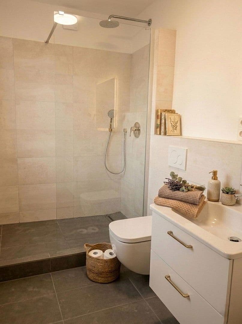 Prenájom bytu 3-izbový 80 m², Hessenstr. 4, Bremen, Brémy Prenájom bytu 3-izbový 80 m², Hessenstr. 4, Bremen, Brémy