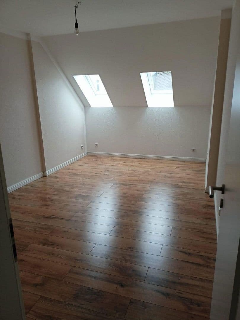 Predaj bytu 5-izbový 165 m², Bernhardstr. 129, Chemnitz, Sasko Predaj bytu 5-izbový 165 m², Bernhardstr. 129, Chemnitz, Sasko