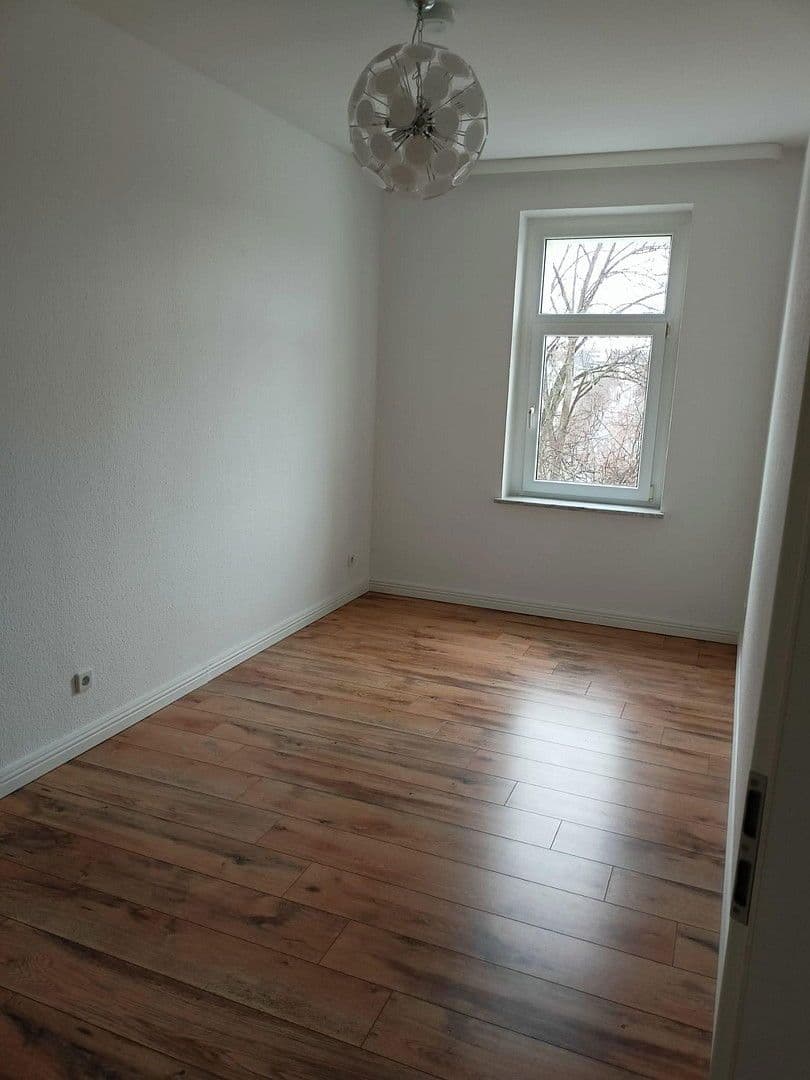 Predaj bytu 5-izbový 165 m², Bernhardstr. 129, Chemnitz, Sasko Predaj bytu 5-izbový 165 m², Bernhardstr. 129, Chemnitz, Sasko