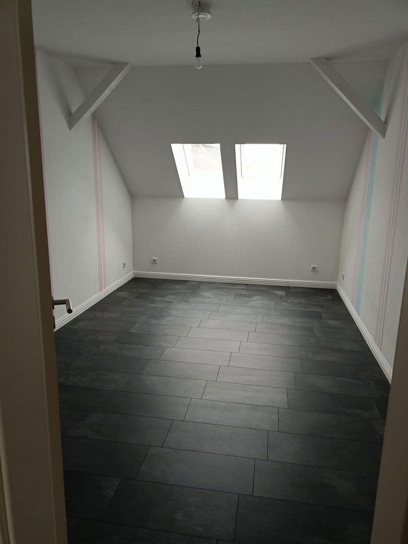 Predaj bytu 5-izbový 165 m², Bernhardstr. 129, Chemnitz, Sasko Predaj bytu 5-izbový 165 m², Bernhardstr. 129, Chemnitz, Sasko