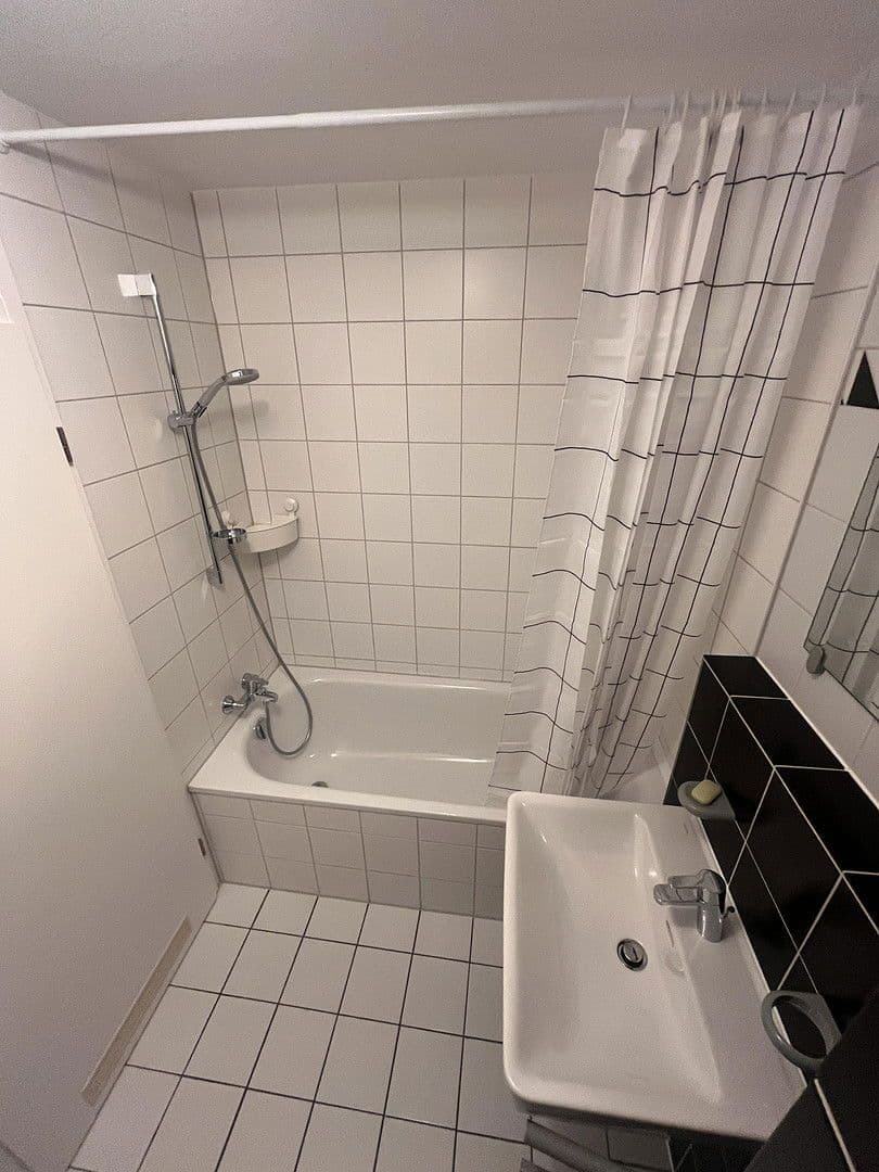 Prenájom bytu 2-izbový 67 m², Lilienweg 19/1, Untergruppenbach, Bádensko-Wurttembersko Prenájom bytu 2-izbový 67 m², Lilienweg 19/1, Untergruppenbach, Bádensko-Wurttembersko