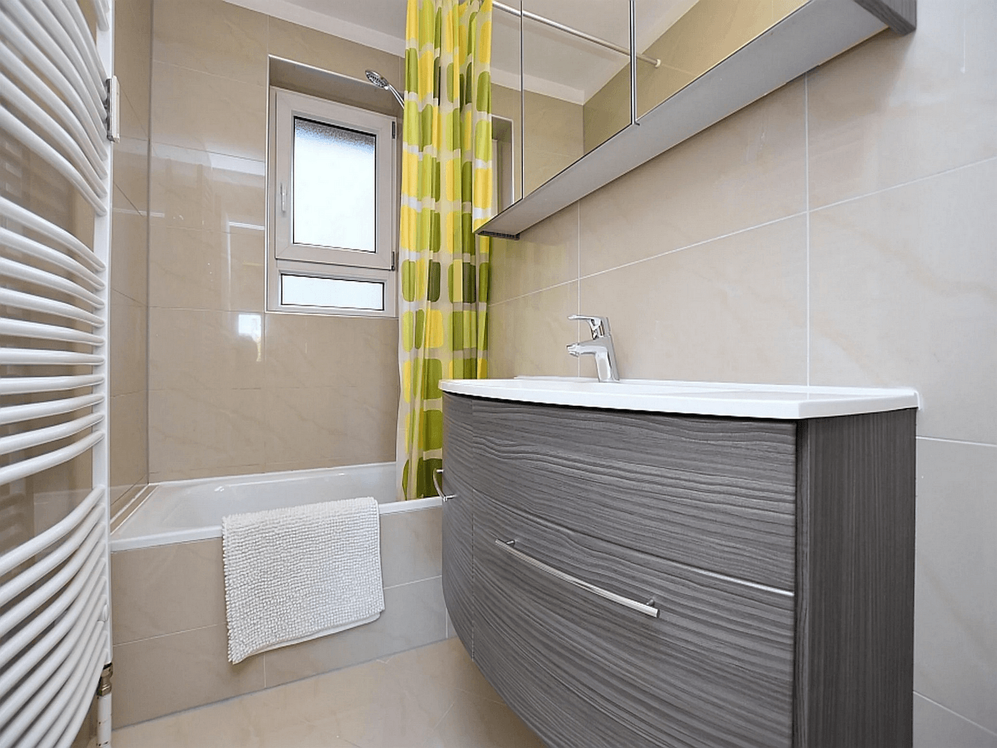 Prenájom bytu 2-izbový 54 m², Stuttgart, Bádensko-Wurttembersko Prenájom bytu 2-izbový 54 m², Stuttgart, Bádensko-Wurttembersko