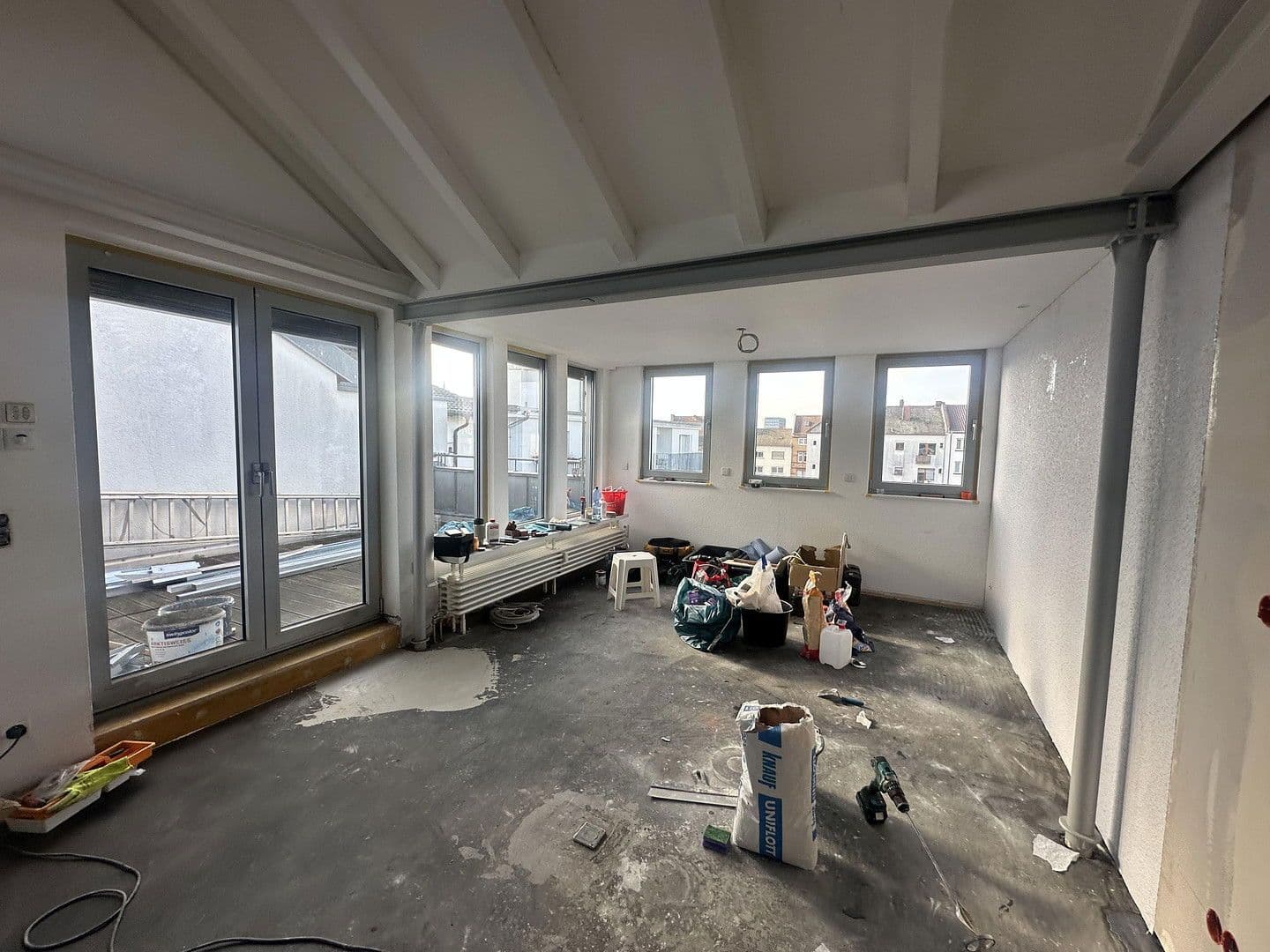 Prenájom bytu 4-izbový 132 m², Mannheim, Bádensko-Wurttembersko Prenájom bytu 4-izbový 132 m², Mannheim, Bádensko-Wurttembersko