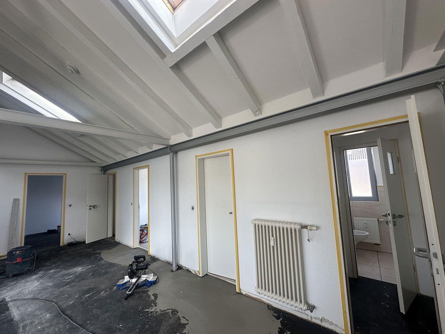 Prenájom bytu 4-izbový 132 m², Mannheim, Bádensko-Wurttembersko Prenájom bytu 4-izbový 132 m², Mannheim, Bádensko-Wurttembersko