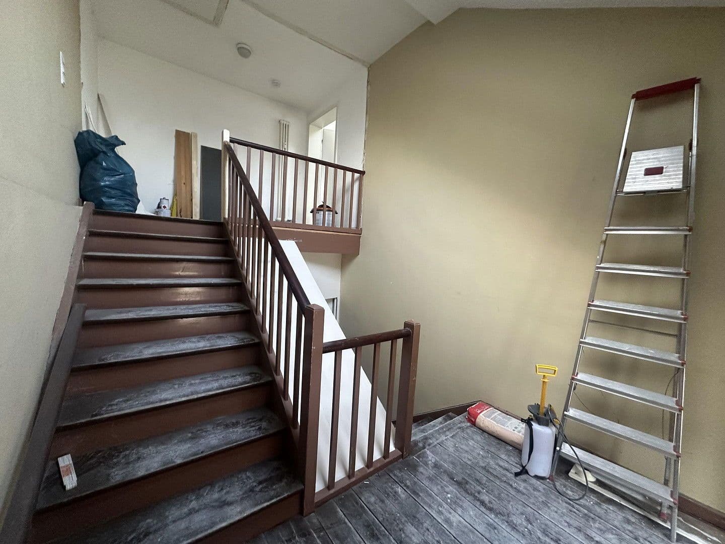 Prenájom bytu 4-izbový 132 m², Mannheim, Bádensko-Wurttembersko Prenájom bytu 4-izbový 132 m², Mannheim, Bádensko-Wurttembersko