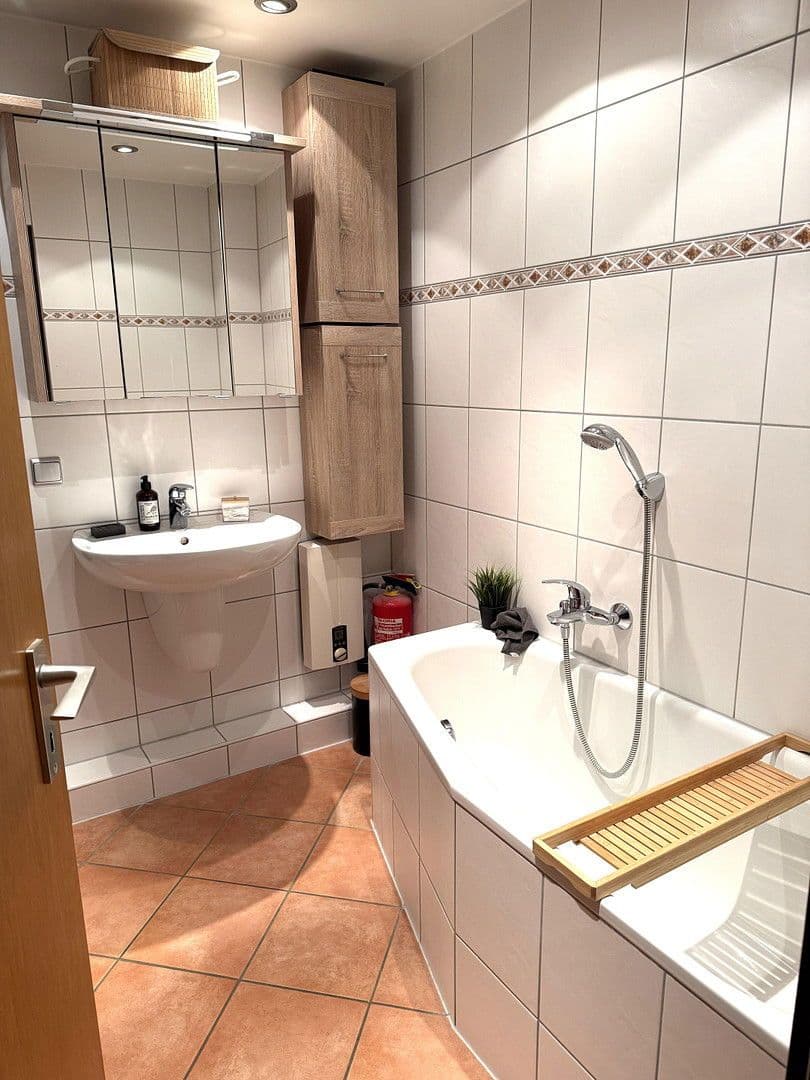 Prenájom bytu 3-izbový 85 m², Kraienbruch 52, Essen, Severné Porýnie - Westfálsko Prenájom bytu 3-izbový 85 m², Kraienbruch 52, Essen, Severné Porýnie - Westfálsko