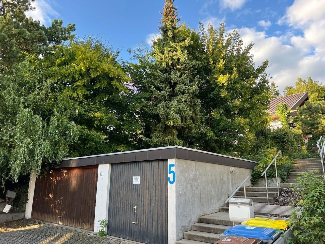 Predaj domu 190 m², pozemek 1.374 m², Reutlingen, Bádensko-Wurttembersko Predaj domu 190 m², pozemek 1.374 m², Reutlingen, Bádensko-Wurttembersko