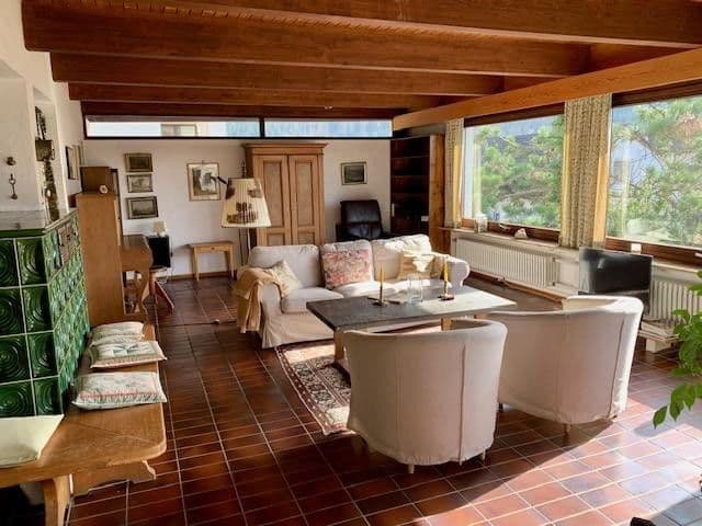 Predaj domu 190 m², pozemek 1.374 m², Reutlingen, Bádensko-Wurttembersko Predaj domu 190 m², pozemek 1.374 m², Reutlingen, Bádensko-Wurttembersko