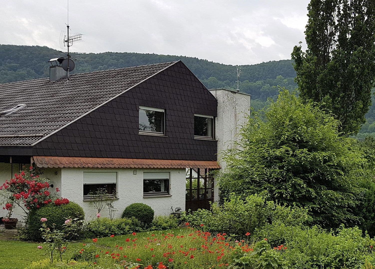 Predaj domu 190 m², pozemek 1.374 m², Reutlingen, Bádensko-Wurttembersko Predaj domu 190 m², pozemek 1.374 m², Reutlingen, Bádensko-Wurttembersko