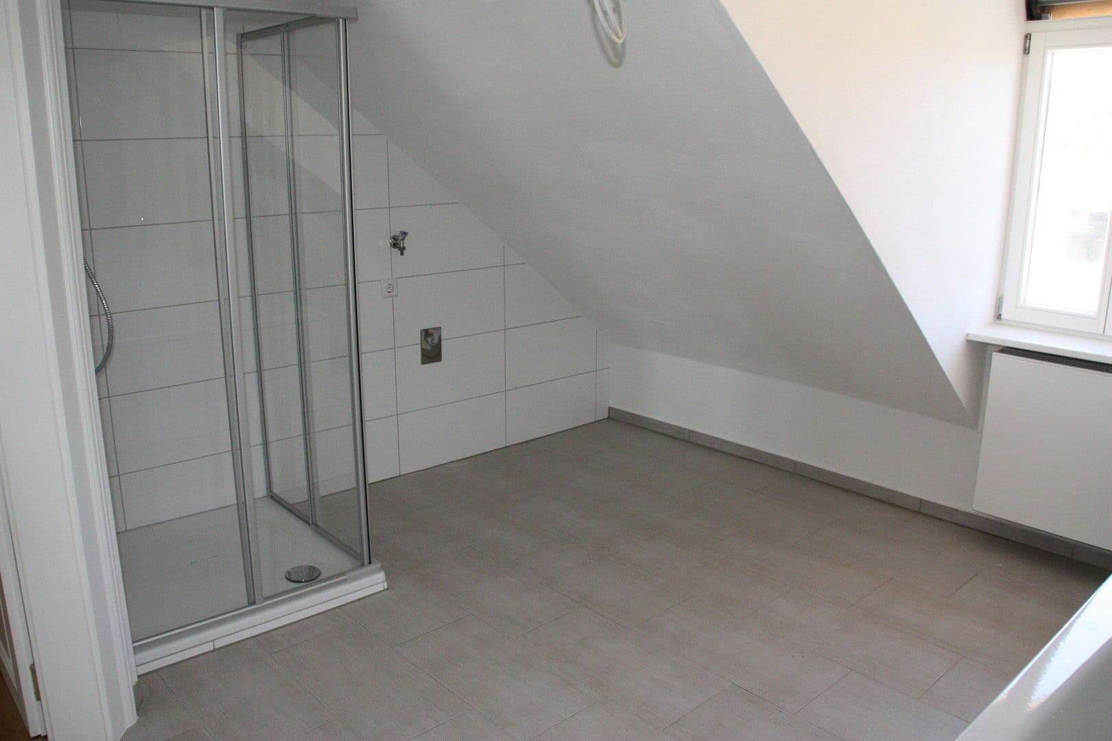 Prenájom bytu 3-izbový 110 m², Sinsheim, Bádensko-Wurttembersko Prenájom bytu 3-izbový 110 m², Sinsheim, Bádensko-Wurttembersko