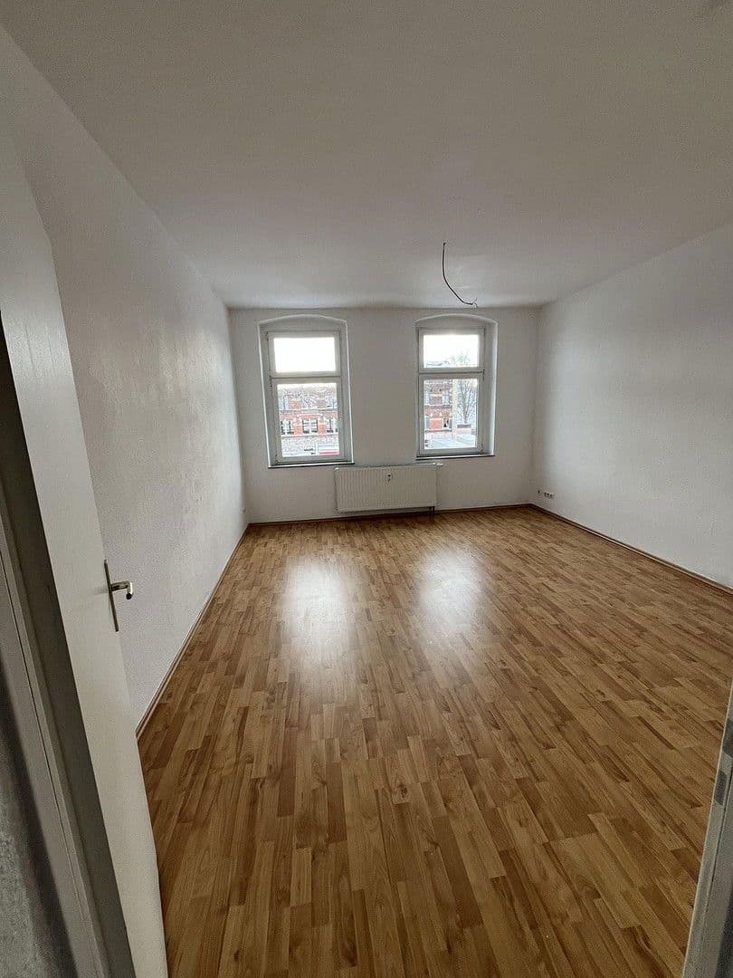 Prenájom bytu 5-izbový 110 m², Voigtstraße 32, Chemnitz, Sasko Prenájom bytu 5-izbový 110 m², Voigtstraße 32, Chemnitz, Sasko