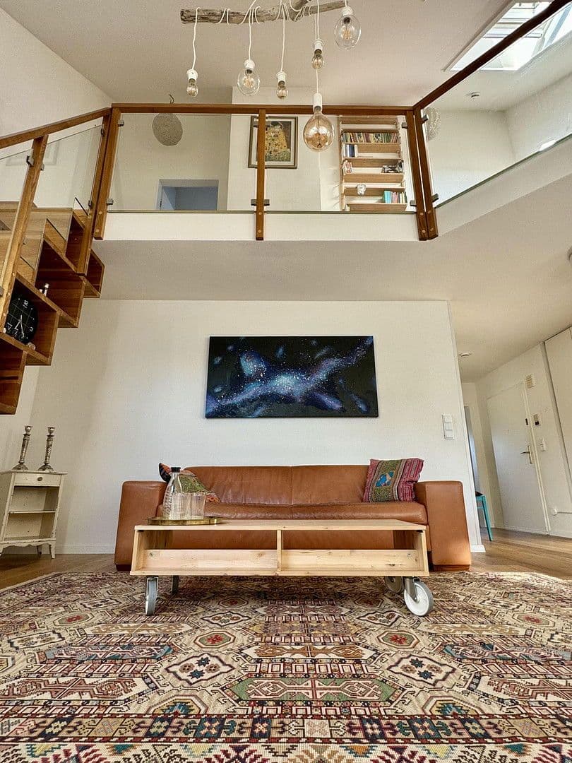 Prenájom bytu 4-izbový 90 m², München, Bavorsko Prenájom bytu 4-izbový 90 m², München, Bavorsko