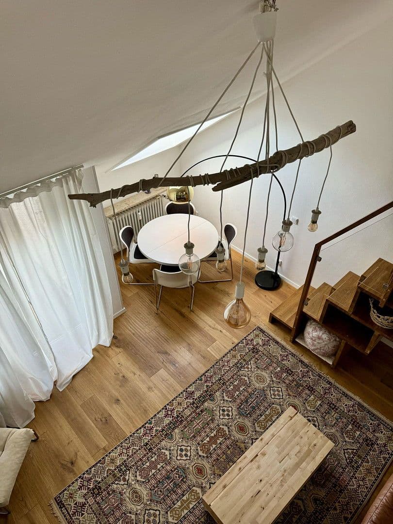 Prenájom bytu 4-izbový 90 m², München, Bavorsko Prenájom bytu 4-izbový 90 m², München, Bavorsko